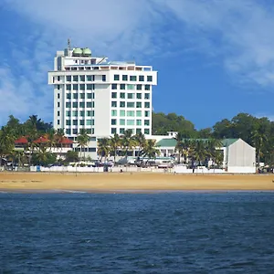 the-quilon-beach-hotel-and-convention-center.kerala-hotels.net/
